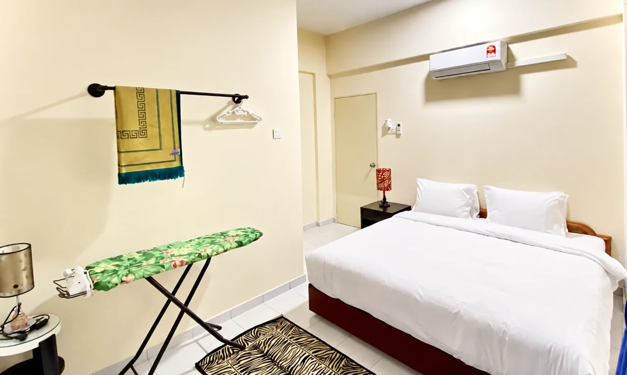 Bilik Superior King di Akar Hotel Kampung Baru dengan katil king